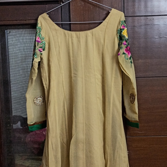 Anarkali ankle length suit/gown with Dupatta n churidar - Picture 6 of 13